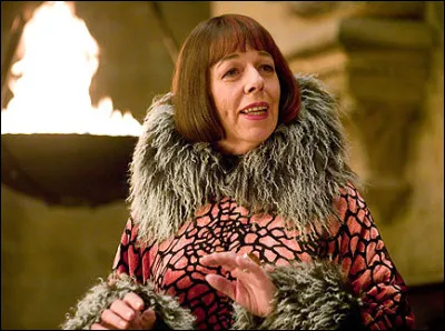 ''Olympe Maxime'' est un personnage de quelle saga écrite par J. K. Rowling ?