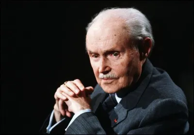 Qui est cet écrivain, académicien, auteur du roman ''Vaincre à Olympie'' ?