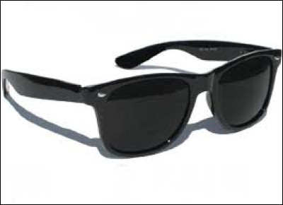 T&eacute;l&eacute;vision - Qui a anim&eacute; l'&eacute;mission "Lunettes noires pour nuits blanches" ?