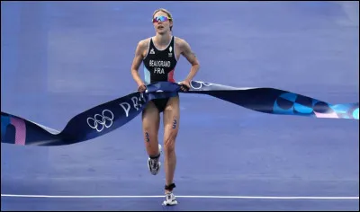 Dans quelle discipline Cassandre Beaugrand a-t-elle remporté une médaille d'or ?