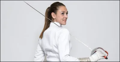 Elle a obtenu une médaille d'or en escrime. Comment s'appelle-t-elle ?