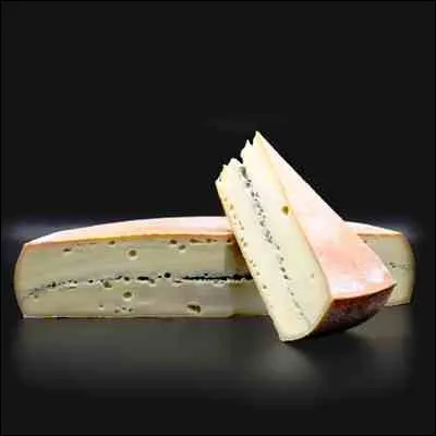 Quel fromage AOP de Franche-Comt&eacute; est reconnaissable &agrave; sa fine couche de cendres se trouvant &agrave; mi-hauteur ?