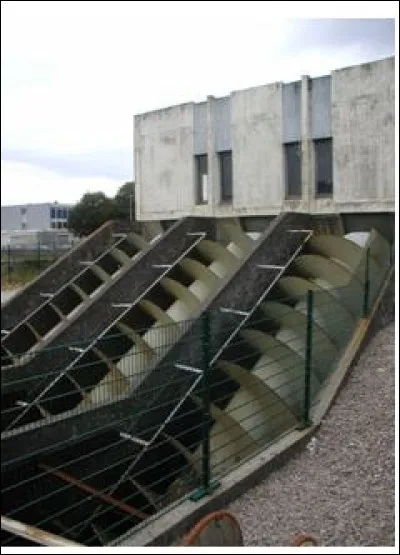 Km 20,6 : Kinderdijk. 19, c'est le nombre de moulins à vent qui se trouvent sur la commune. À quoi servaient-ils ?