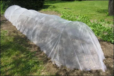 Km 27,2 : Brug-over de Noord. Il s'agit d'un pont, le pont sur le Nord. À l'origine, il faisait partie de l'A15 mais en raison de l'augmentation du trafic, le pont a formé un goulot d'étranglement. Qu'a-t-il été décidé ?