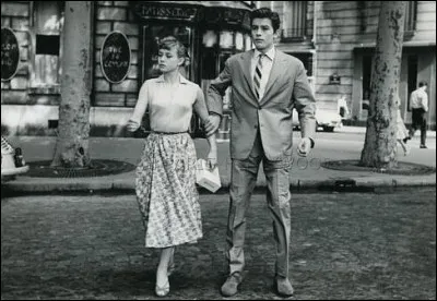 Le premier r&ocirc;le d'Alain Delon &agrave; l'&eacute;cran est pour le film "Quand les femmes s'en m&ecirc;lent". Qui est le r&eacute;alisateur de ce long m&eacute;trage ?