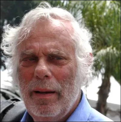 Qui est cet acteur qui joue le rôle principal dans le film ''Sauvage''de 2010 ?