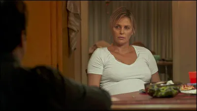 Quelle est cette comédie dramatique avec Theron ?