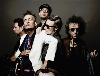 Qui est ce groupe de rock français, interprète du titre ''Touche Pipi" ?