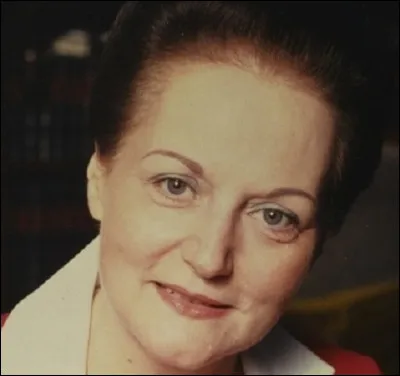 Qui est cette écrivaine, auteure du livre autobiographique ''Le sourire de l'ange'' ?