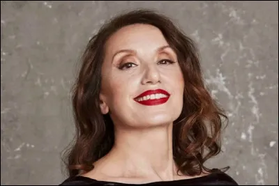 Qui est cette chanteuse espagnole dont il interprété la version de ''Piensa en mí'' ?