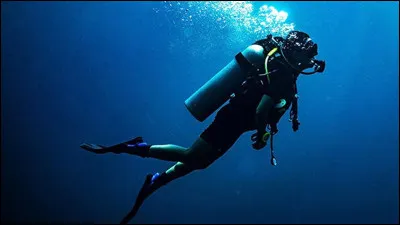 Les bouteilles de plongées sont remplies d'oxygène pur.