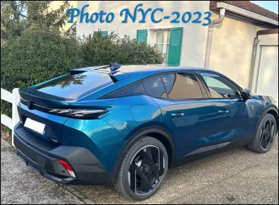 Quel constructeur automobile français a commercialisé ce SUV début 2023 ?