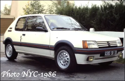 Quel est ce modèle produit de 1982 à 1998 sous diverses finitions, il a sauvé le constructeur Peugeot de la faillite ?