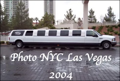 Quel est ce type d'automobile aux dimensions et aux équipements hors normes ?