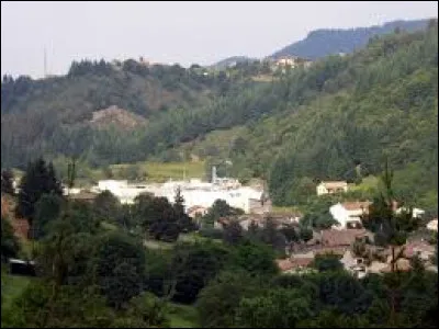 Village Ardéchois, Mariac se situe en région ...