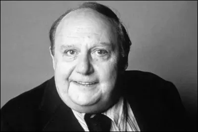 Qui est cet humoriste, auteur de cette citation : ''On dit que la jeunesse ne croit plus à rien. Quelle tristesse... Et si un jour le Père Noël ne croyait plus aux enfants !'' ?