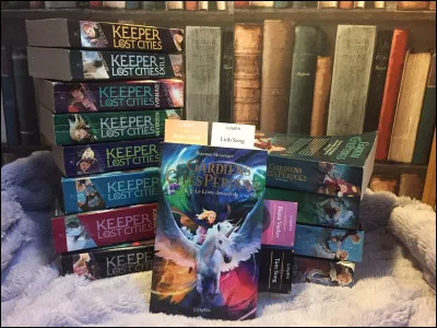 Quel est le nom du mentor de Stina en histoire elfique (niveau 3) ?