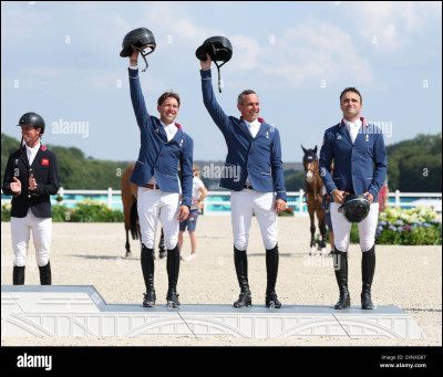 Aux JO de Paris 2024, au saut d'obstacles par équipe, quelle médaille la France a-t-elle remportée ?