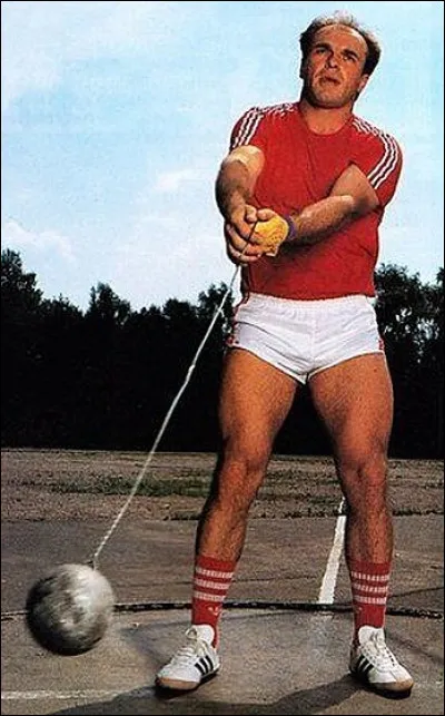 Qui est ce russe multimédaillé du lancé de marteau des années 70 ?