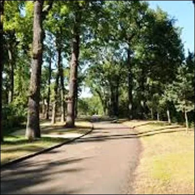 Quel espace vert de Paris abrite le jardin du Pré-Catelan ?