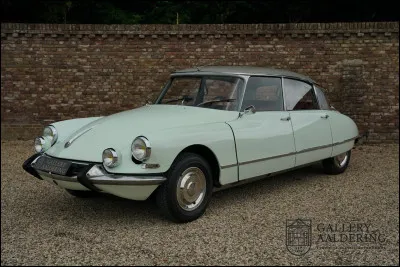 En quelle ann&eacute;e a &eacute;t&eacute; cr&eacute;&eacute;e l'Arcom ?