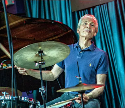 Comment s'appelle ce batteur anglais, membre fondateur du groupe de rock "The Rolling Stones" ?