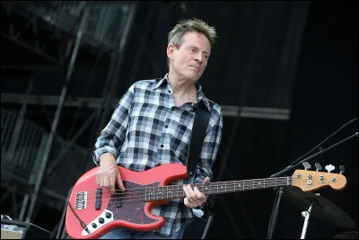 Quel est le nom de ce bassiste légendaire ?