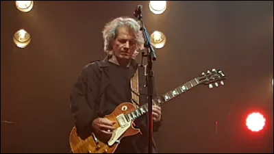 Quel est le nom de ce mythique guitariste de blues français ?