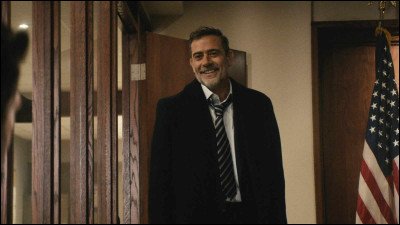 Quel acteur, connu pour son r&ocirc;le de Negan dans la s&eacute;rie Walking Dead, fait son apparition dans la saison 4 ?