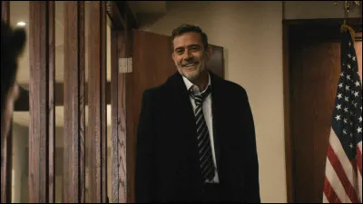 Quel acteur, connu pour son r&ocirc;le de Negan dans la s&eacute;rie Walking Dead, fait son apparition dans la saison 4 ?