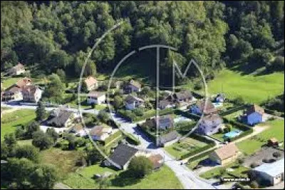 Je vous emmène de nouveau en Lorraine, cette fois à Peccavillers. Hameau de la commune du Syndicat, dans l'aire d'attraction Romarimontaine, il se situe dans le département ...