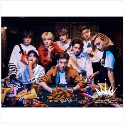 Revenons aux questions simples. Lorsque tu manges avec d'autres personnes, tu aimes...