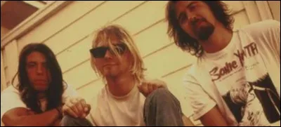 Quel groupe a popularisé le grunge avec entre autres l'incontournable "Smells Like Teen Spirit" ?