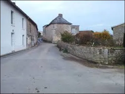 Commune Deux-Sévrienne, rattachée à Exoudun, Bagnault se situe dans l'ancienne région ...