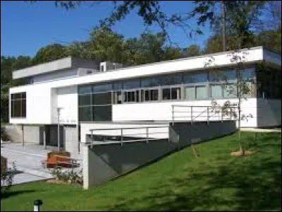Ancienne commune francilienne, dans l'arrondissement de Versailles, Rocquencourt se situe dans le département ...