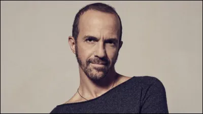 Quel est l'instrument de prédilection de Calogero, auteur du titre ''Prendre racine'' ?