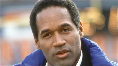 Qui est ce sportif qui joue dans la mini-série américaine ''Racines'' ?