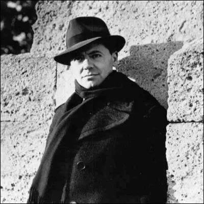 Quel résistant français fut arrêté à Caluire avec Jean Moulin avant de sévader quatre mois plus tard ?