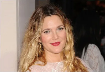 Qui est cette actrice am&eacute;ricaine qui joue le r&ocirc;le de '' Danielle de Barbarac'' dans le film ''&Agrave; tout jamais, une histoire de Cendrillon'' ?