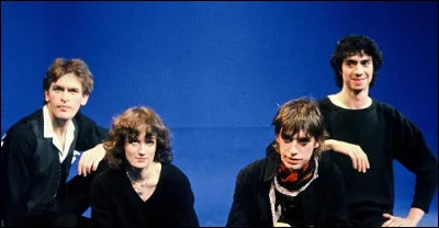 Quel est ce groupe auteur du titre ''Cendrillon'' ?