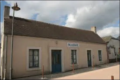 Pour finir, je vous emmène dans les Pays-de-la-Loire, à Soulitré. Commune de l'arrondissement de Mamers, elle se situe dans le département ...