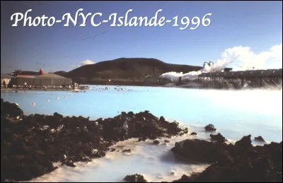 Quel est ce lieu surr&eacute;aliste d'Islande, un SPA d'eau chaudes naturelles calcaires color&eacute;es par des algues bleues ?