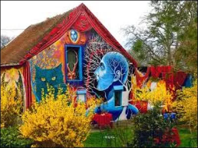 Je vous emmène à la découverte de la Maison Couleur du Temps, à Venas. Village de l'aire d'attraction Montluçonnaise, il se situe dans le département ...