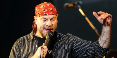 Quel est le nom de ce rockeur français ?