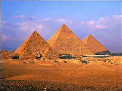 Quelle pyramide égyptienne n'existe pas ?