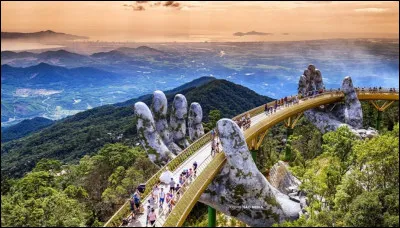 Ce magnifique pont doré se situe dans un pays de l'Asie du Sud-Est. Lequel ?