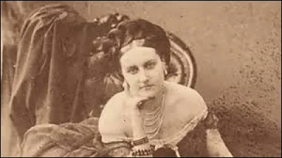 Courtisane et espionne, de quelle personnalité la comtesse de Castiglione fut-elle la maîtresse ?