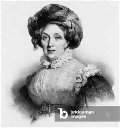 Un petit tour en arrière : aventurière, courtisane et écrivaine néerlandaise, Ida Saint-Elme quitta son pays, lors de son invasion par Napoléon Ier, pour suivre ses nombreux amants militaires. Avec quel maréchal d'Empire a-t-elle eu une relation intime ?