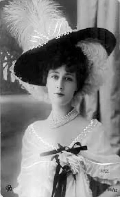 Danseuse et courtisane, Liane de Pougy entretenait des liens avec les deux sexes qui la couvrent de bijoux et d'argent. En 1910, au sommet de sa gloire, elle se marie avec le prince Georges Ghika. De quelle origine était ce noble ?