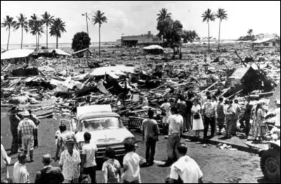 Le séisme le plus élevé jamais enregistré a eu lieu près de Valdivia, en 1960. Il a provoqué un tsunami qui a fait 2000 victimes, relativement peu pour un tsunami, car la région était peu habitée. Dans quel pays se situe Valdivia ?